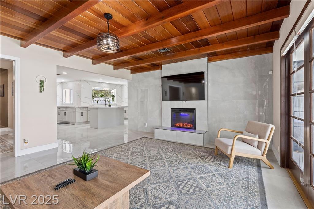 2420 Laurie DR
