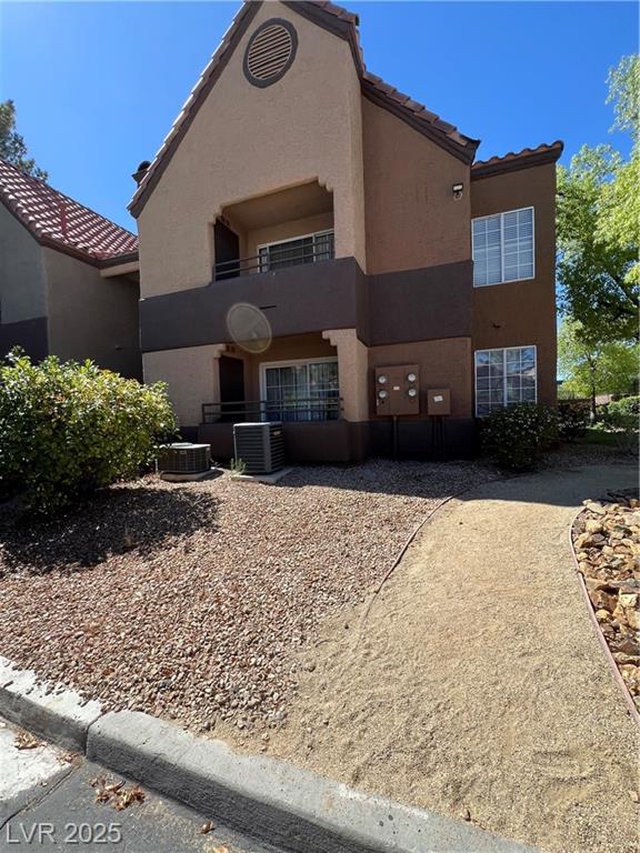 2200 Fort Apache RD