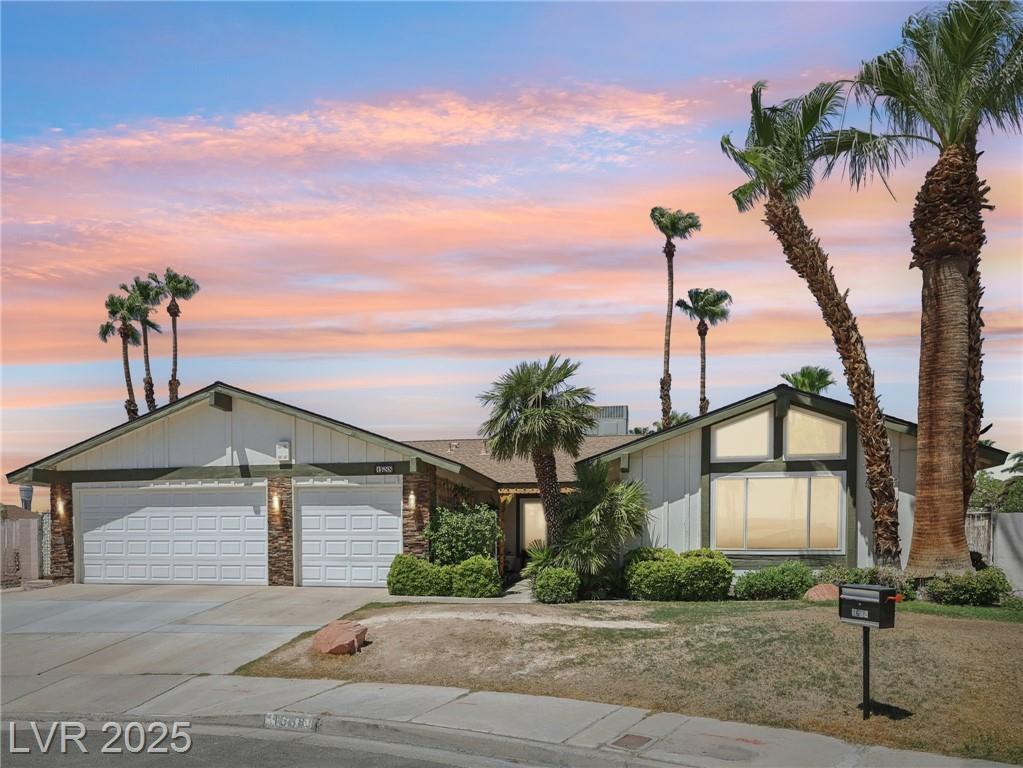 1688 Mapleton LN