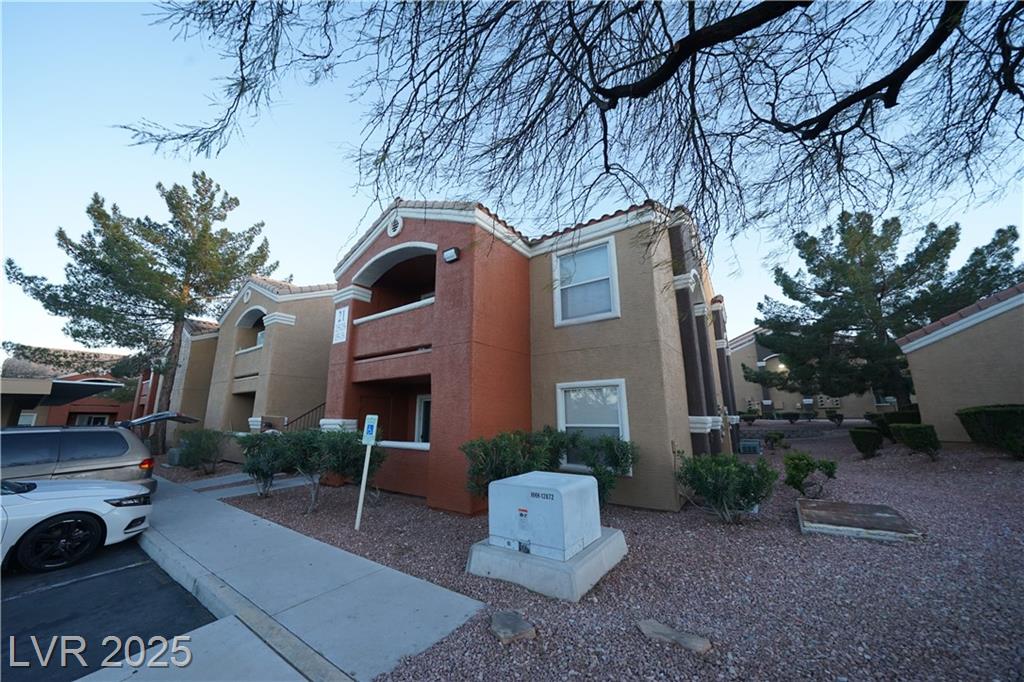 8101 Flamingo RD