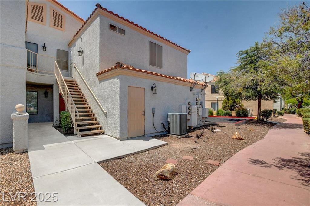8452 Boseck DR