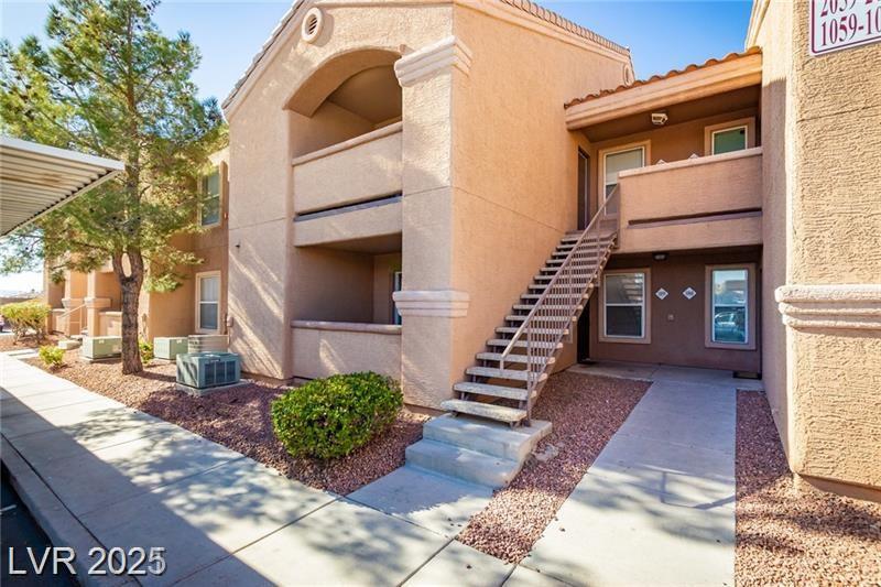 8101 Flamingo RD