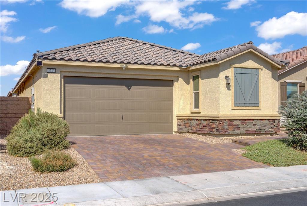 5733 Tall Redstone ST