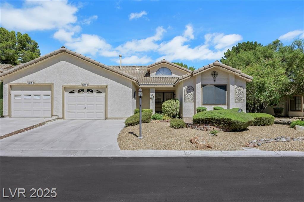 5240 Las Cruces DR