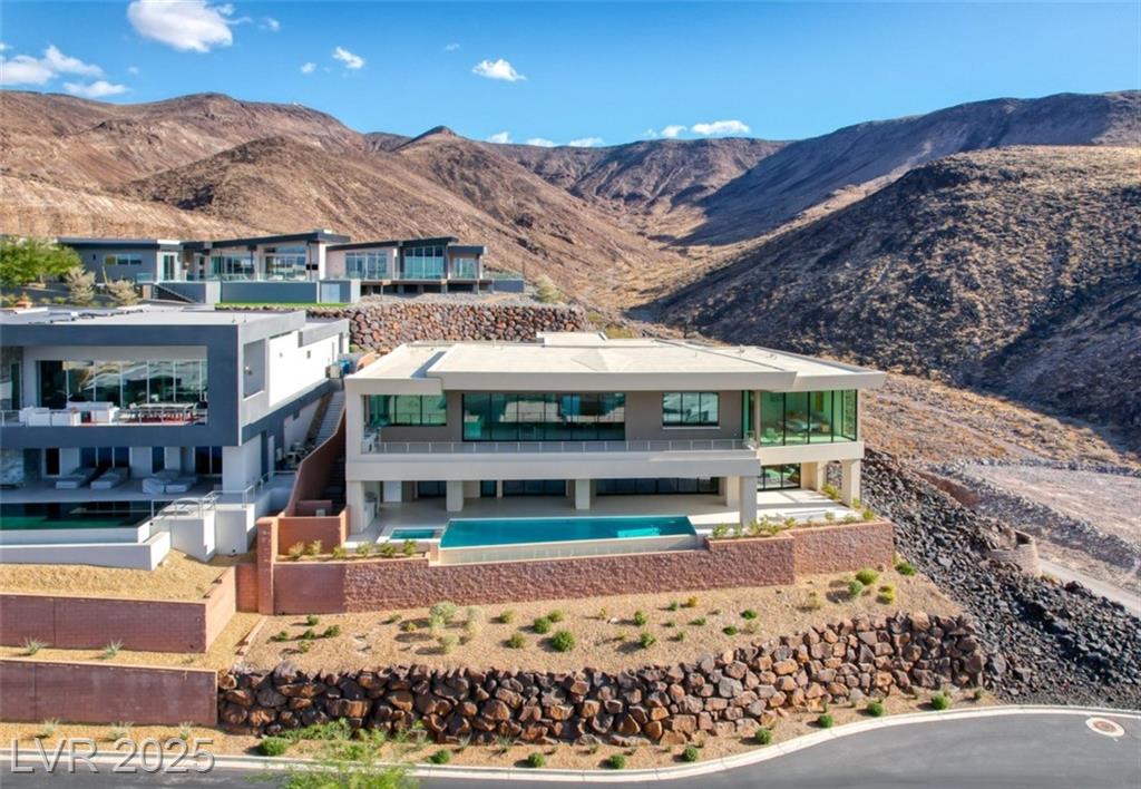 677 Overlook Rim DR