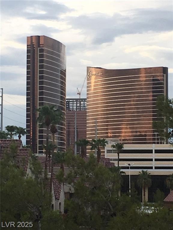 210 FLAMINGO RD