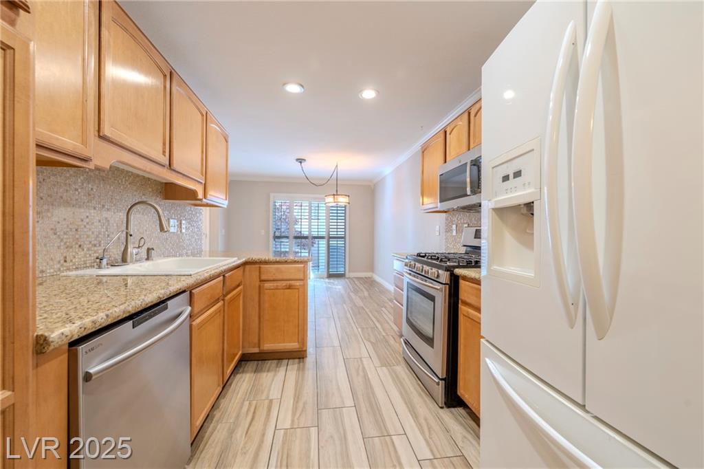 512 Crumpler PL