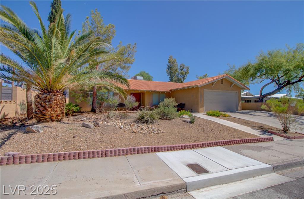 627 Don Vincente DR