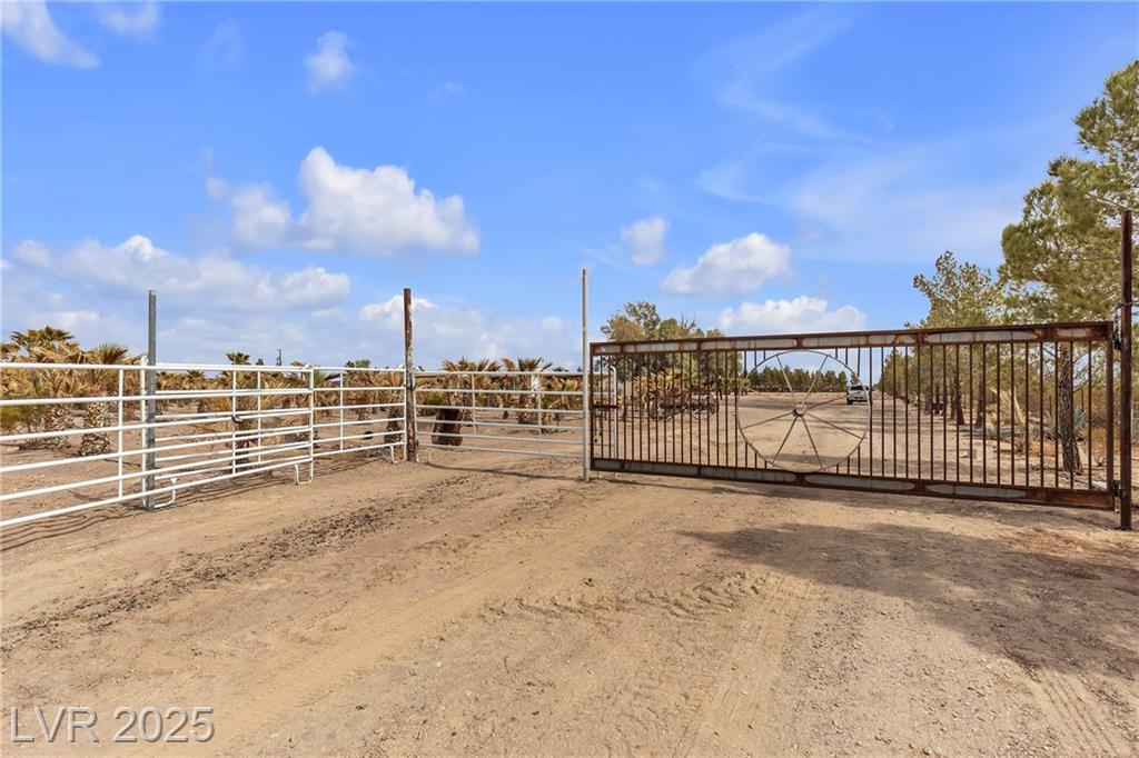 2253 Saddleback DR