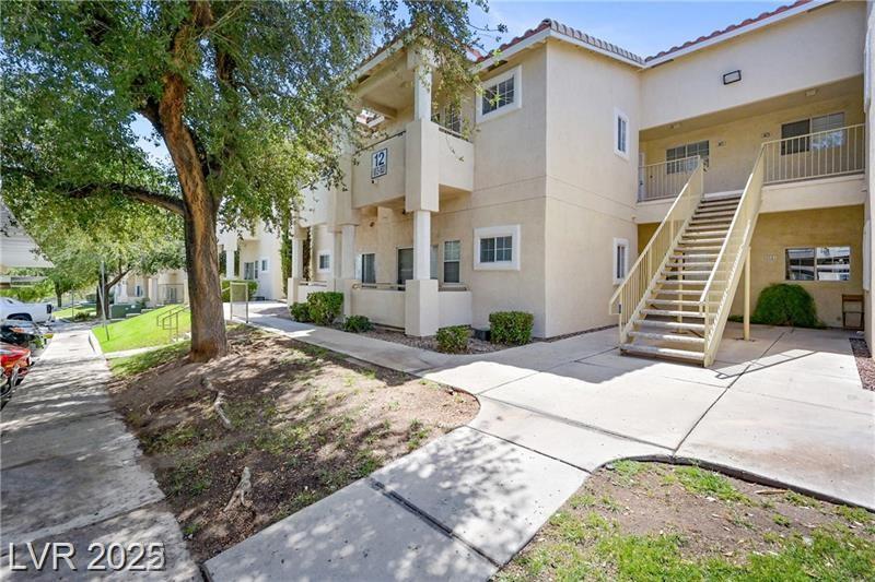 1823 Rapier DR