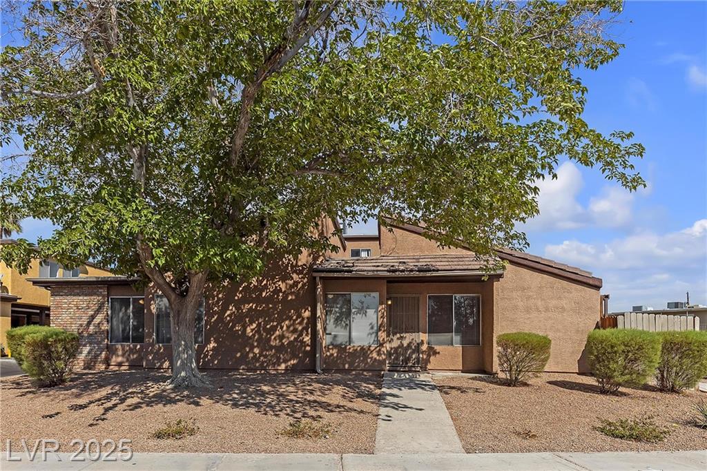 1544 Hialeah DR