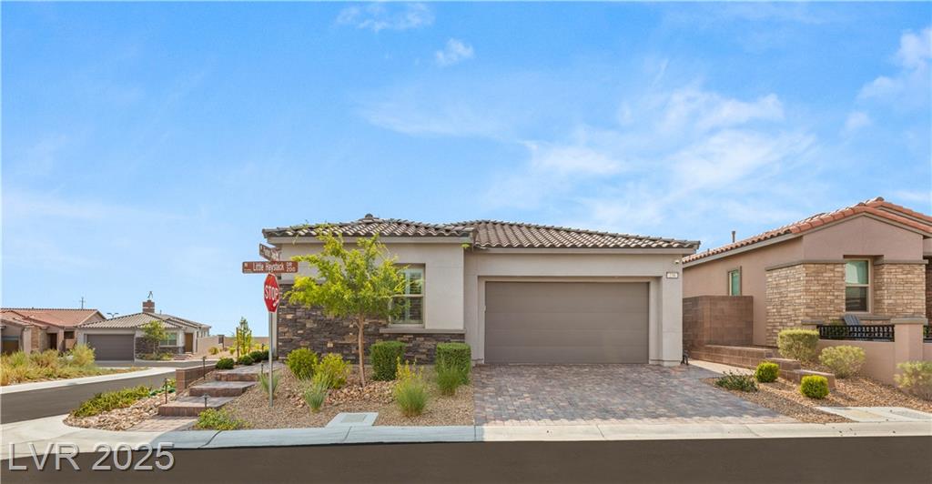238 LITTLE HAYSTACK DR