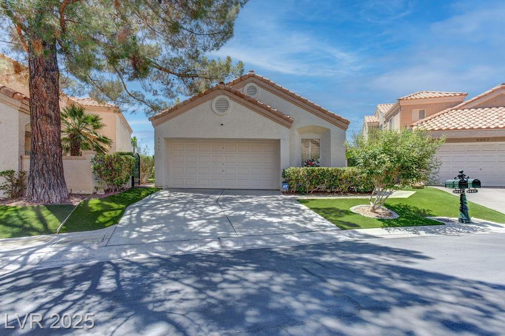 8953 Diamond Falls DR