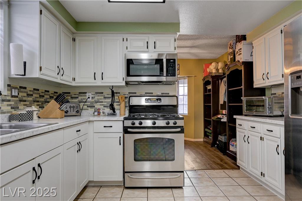 3928 Edgemoor WAY