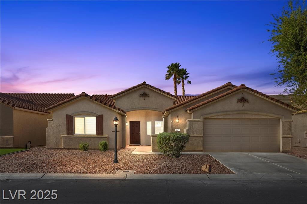 5577 Golden Leaf AVE