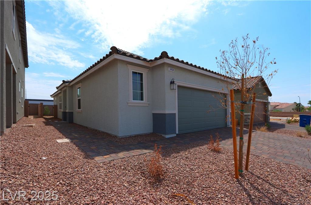 3464 Jade Flower ST