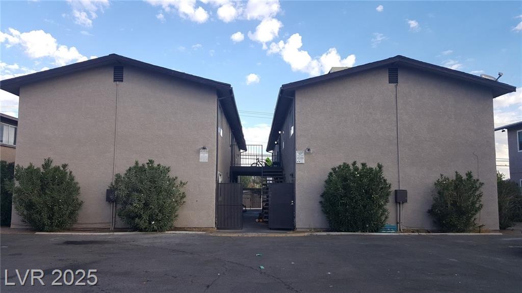 218 MERLAYNE DR
