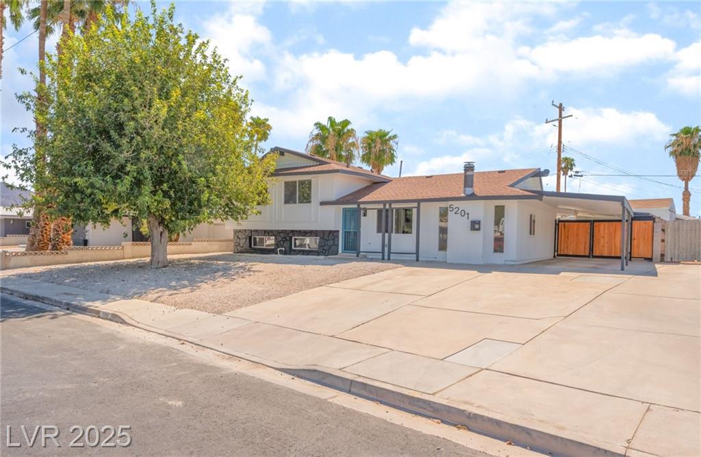 5201 Champions AVE