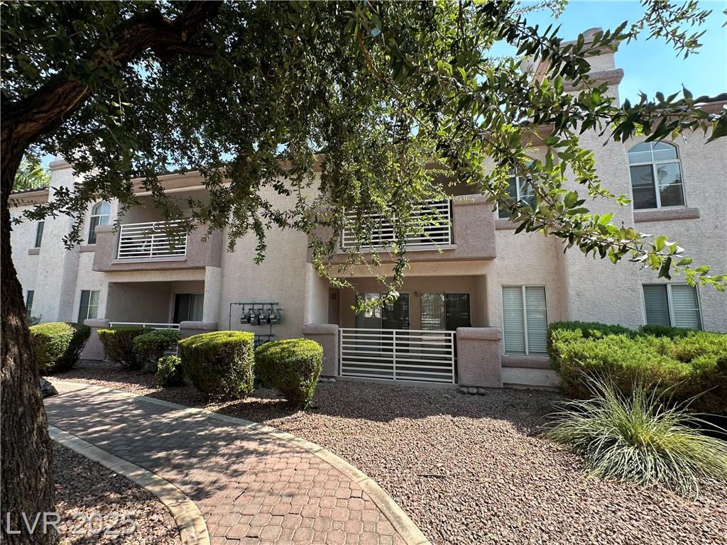 4555 Sahara AVE