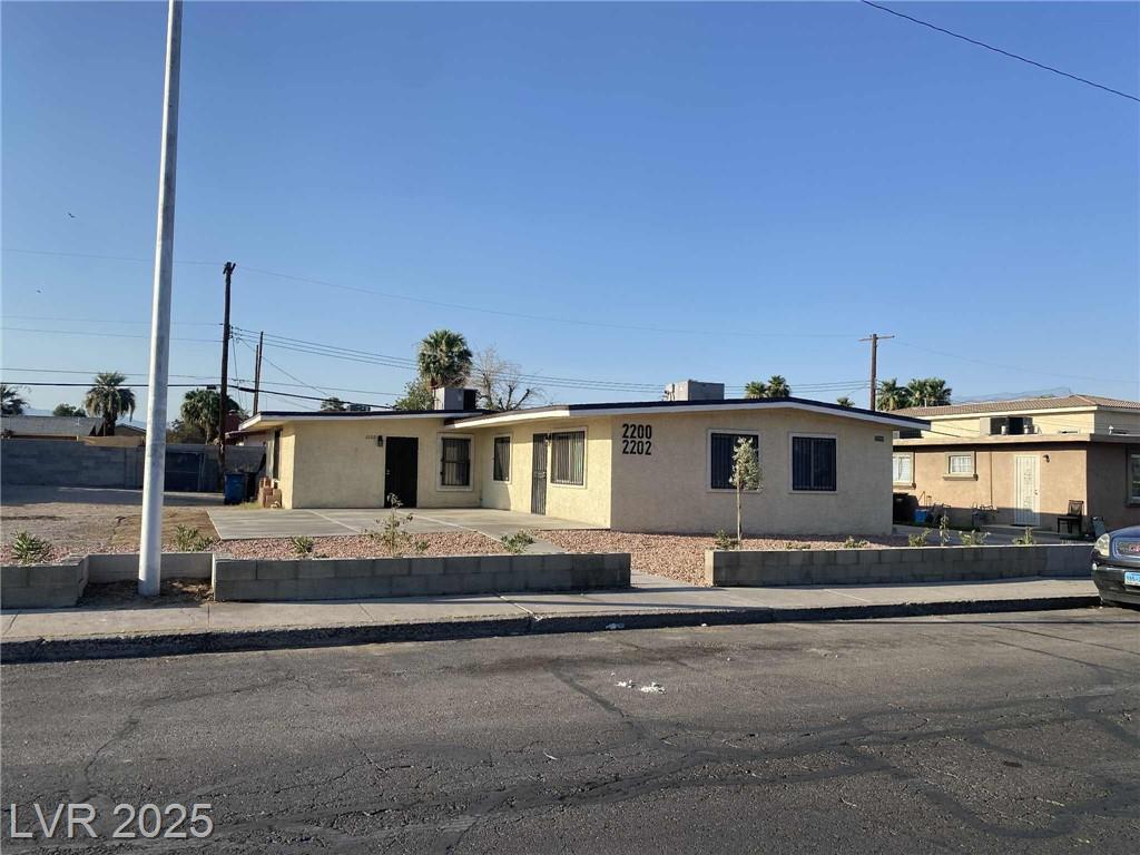 2200 Stanley AVE