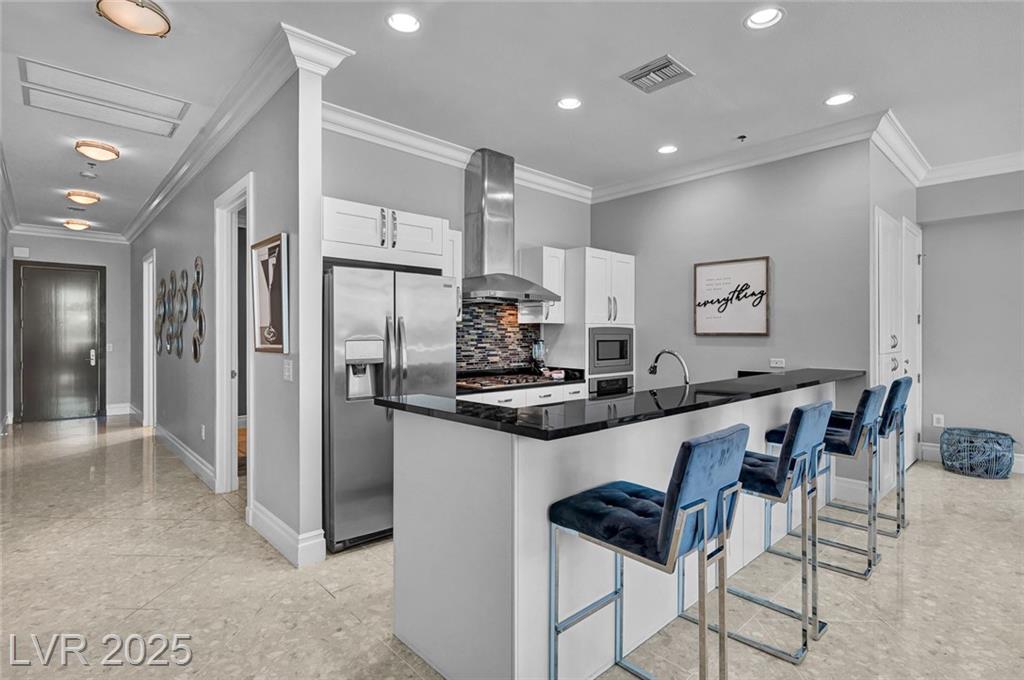 4525 Dean Martin DR