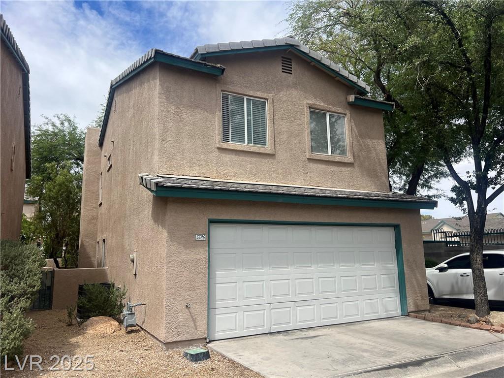 5586 Lago CT