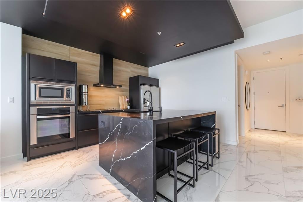 4471 Dean Martin DR