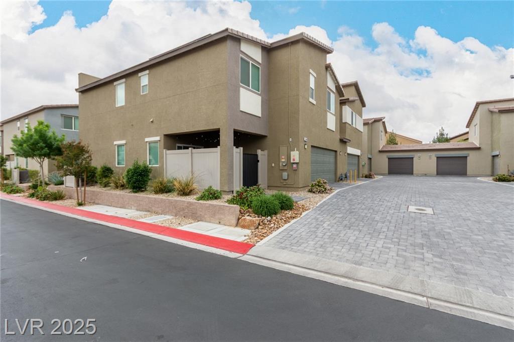 7457 Onyx Star ST