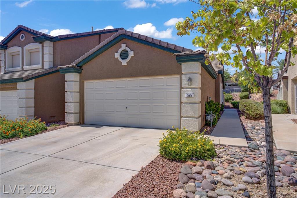 525 Crimson View PL