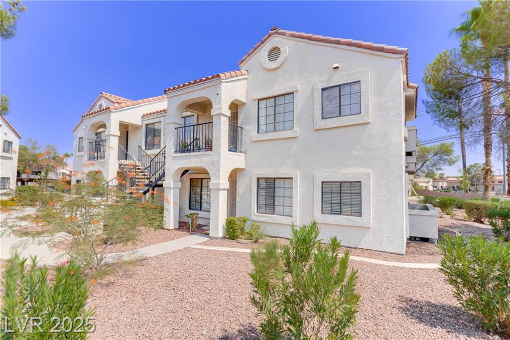 4884 Nara Vista WAY