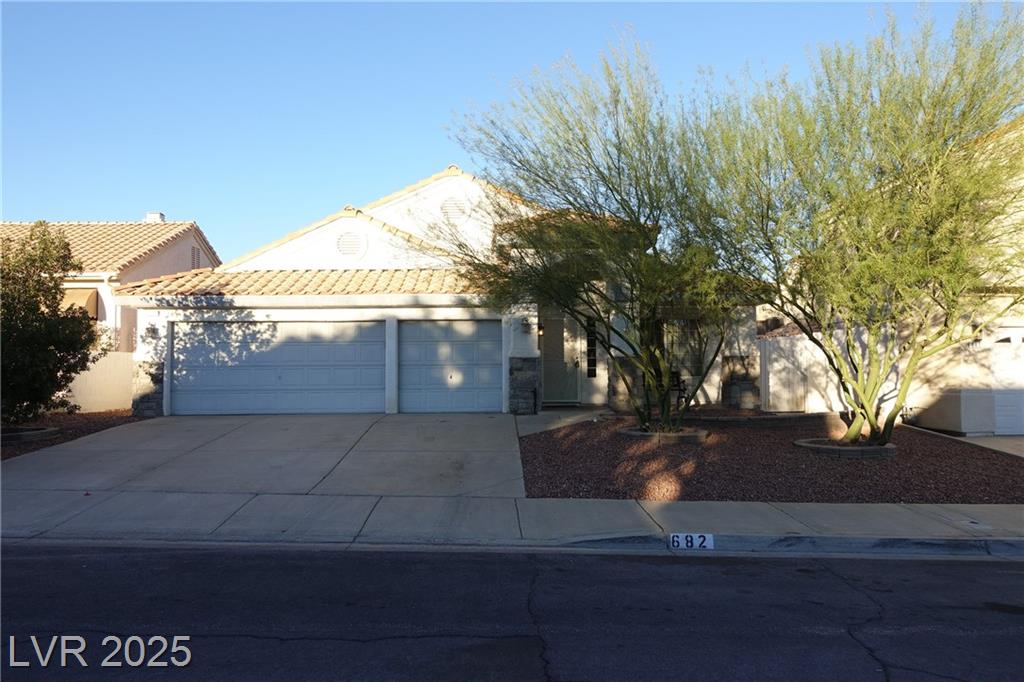 682 SCENIC TIERRA LN