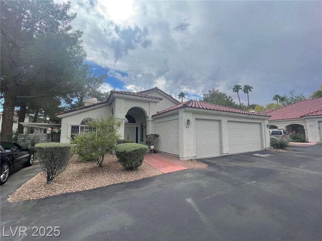 814 Sea Pines LN