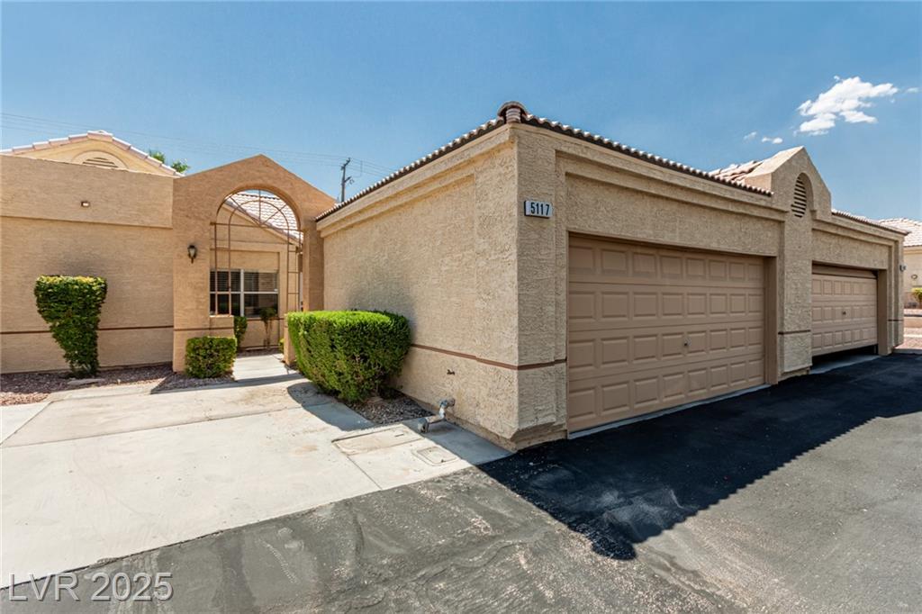 5117 Harvest Moon LN
