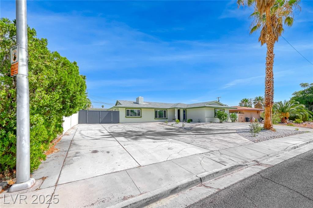 2186 Siesta AVE