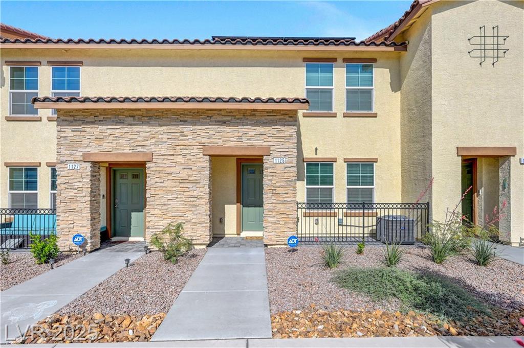 1125 Meadow Sparrow PL