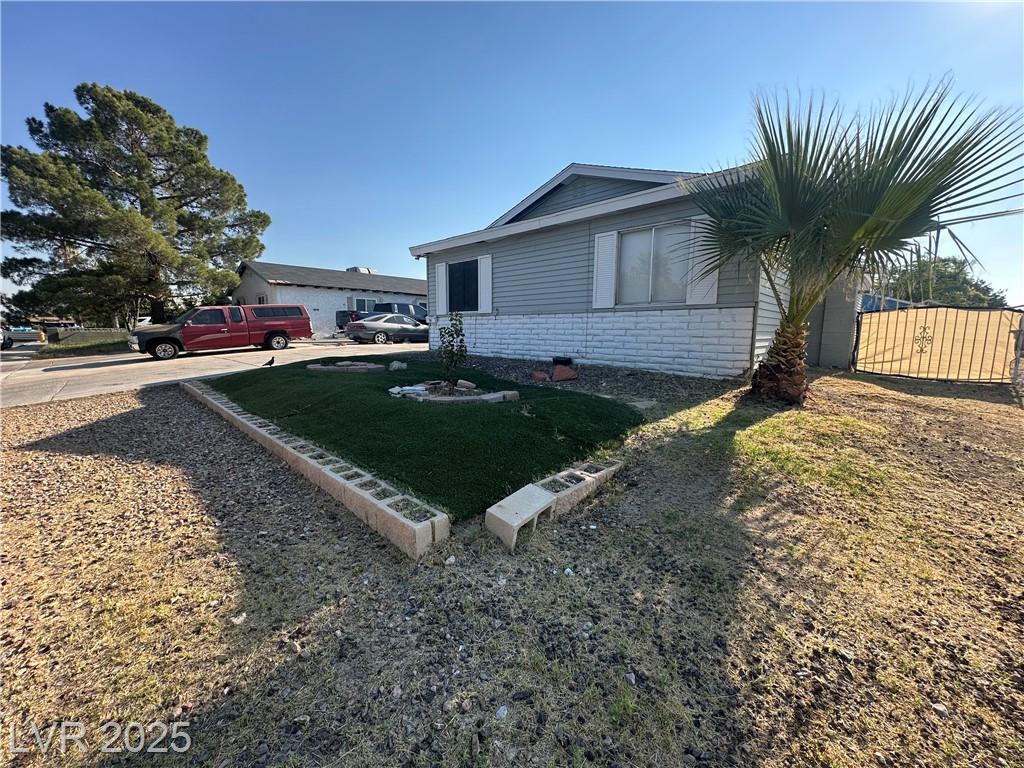 2405 Valparaiso ST