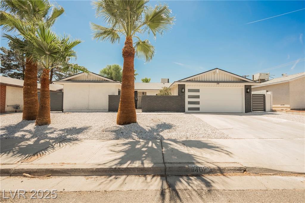 4625 La Fonda DR