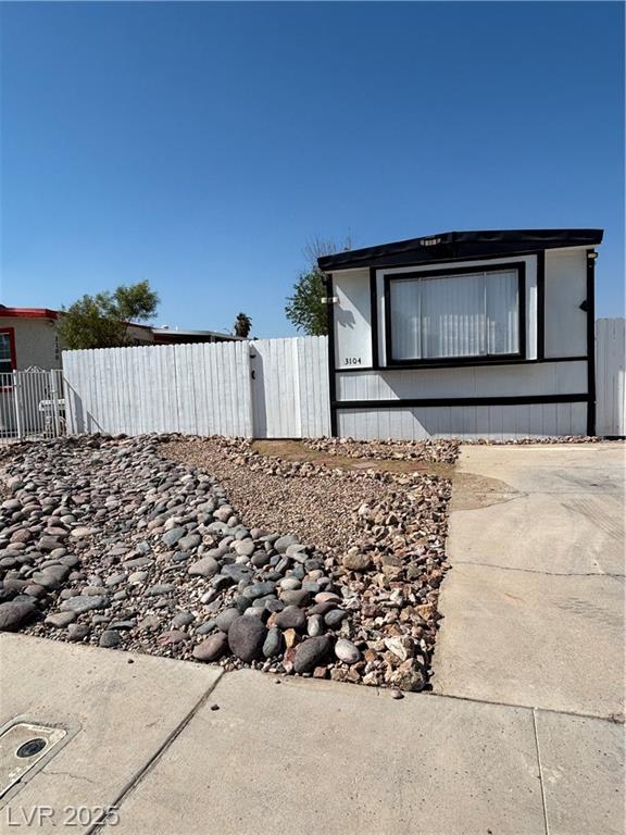 3104 Nelson AVE