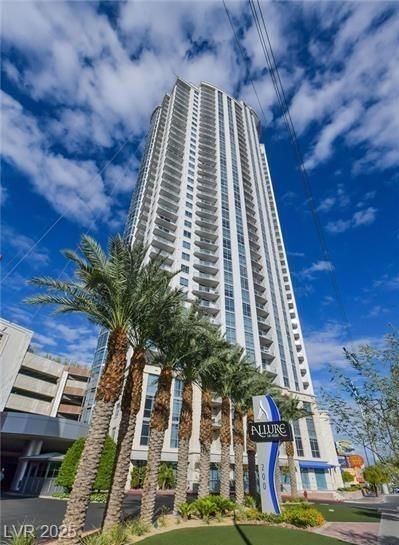 200 Sahara AVE