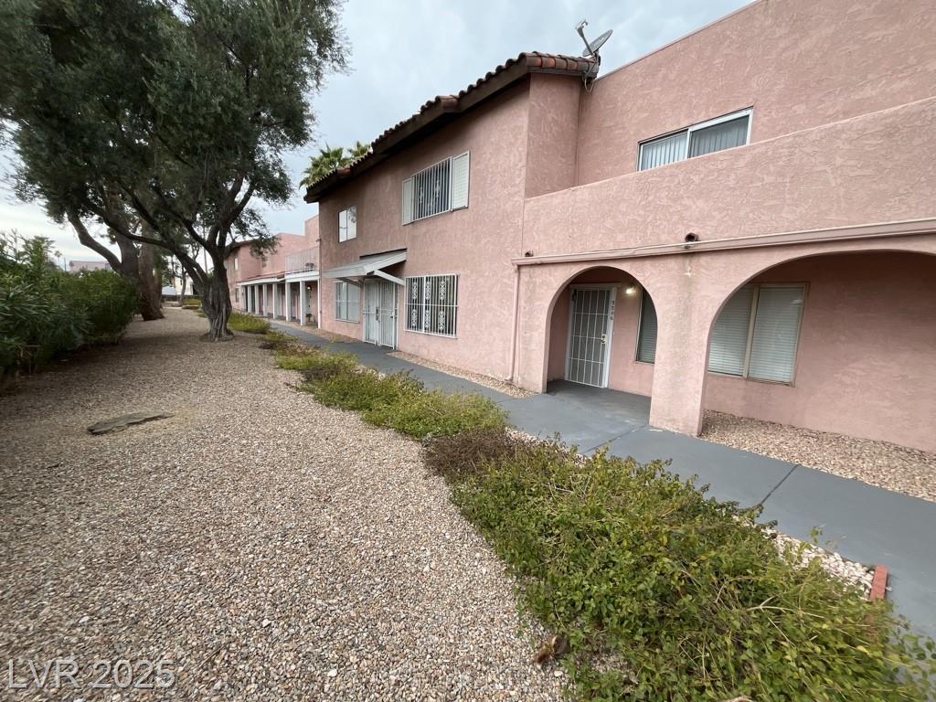 2206 Desert Inn RD