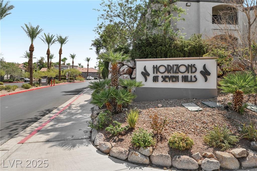 950 Seven Hills DR