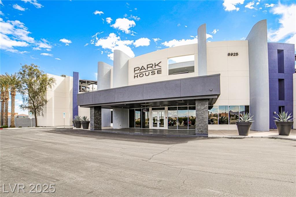 8925 Flamingo RD