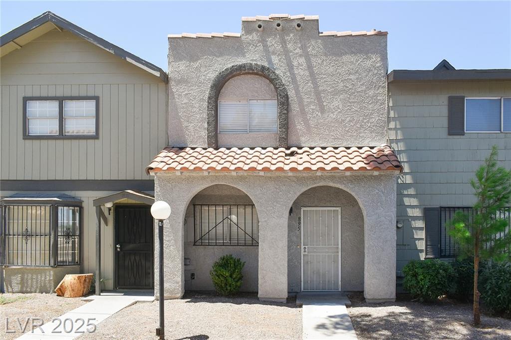 895 Flagstone WAY