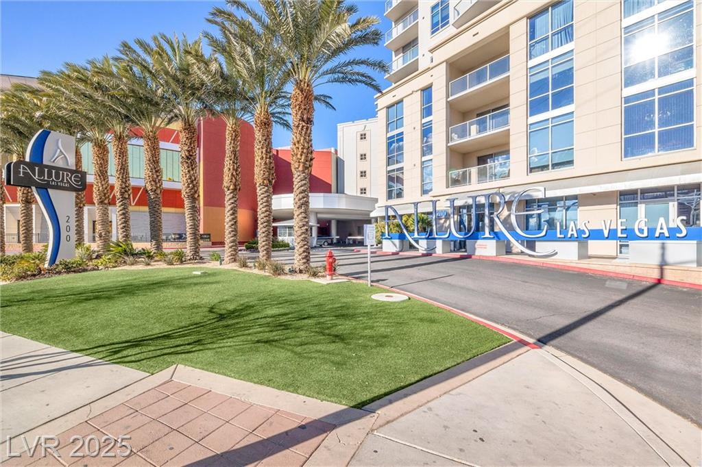 200 Sahara AVE