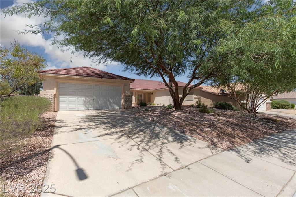 327 Perry Ellis DR