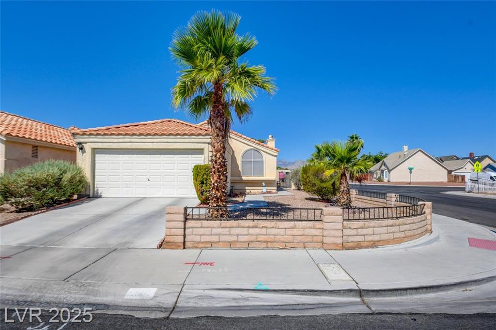 1917 Betsy Ross DR