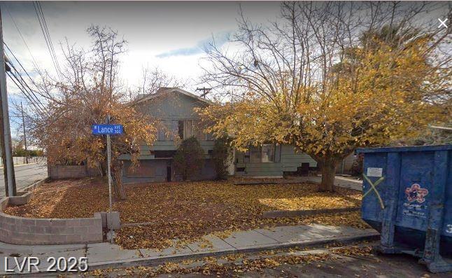 301 Lance AVE