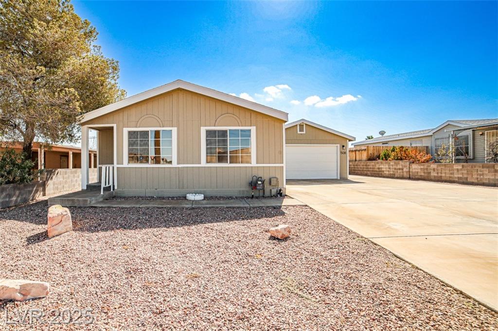 508 Mona LN