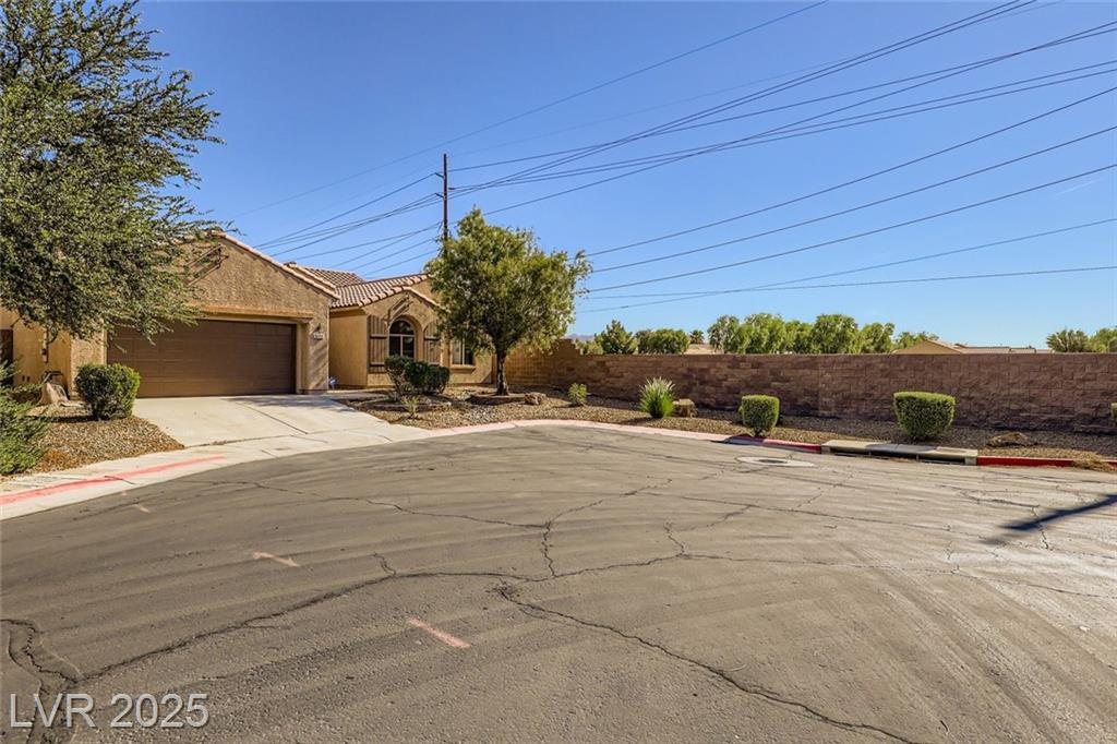 5772 Flying Birdie AVE