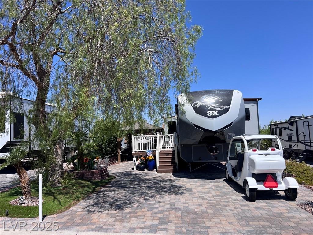 875 Oriole WAY